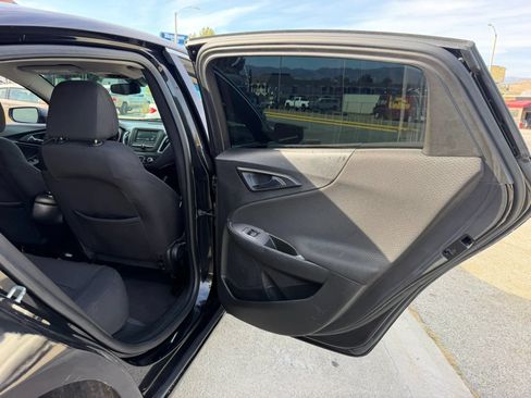 Used 2018 Chevrolet Malibu LS FWD image 19