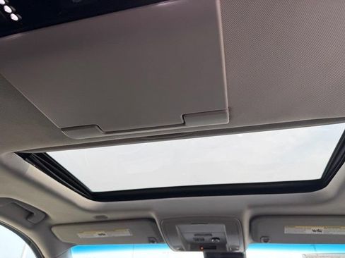 Used 2016 Chevrolet Suburban LT AWD/4WD image 16