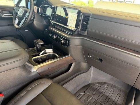 Used 2023 GMC Sierra 1500 SLT AWD/4WD image 14