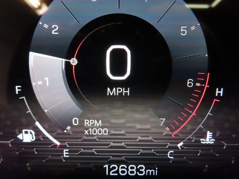 Used 2024 GMC Acadia Denali image 13