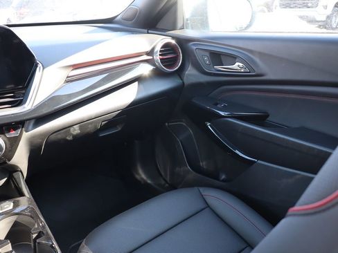 New 2026 Chevrolet Trax RS w/ Sunroof Package image 37