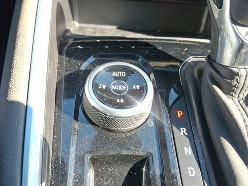 Used 2024 Chevrolet Colorado ZR2 w/ Technology Package image 21