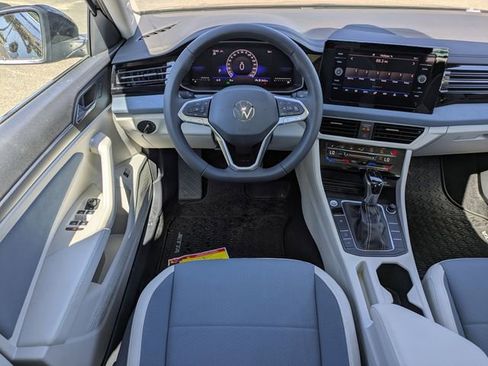 New 2026 Volkswagen Jetta SE FWD image 15