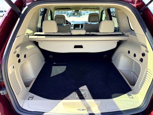 Used 2021 Jeep Grand Cherokee Laredo w/ Security & Convenience Group image 8