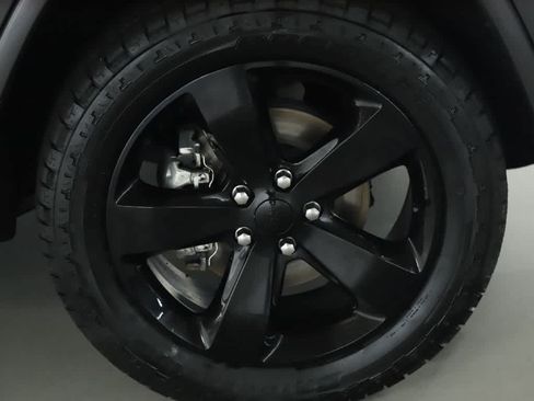 Used 2014 Jeep Grand Cherokee Altitude AWD/4WD image 10