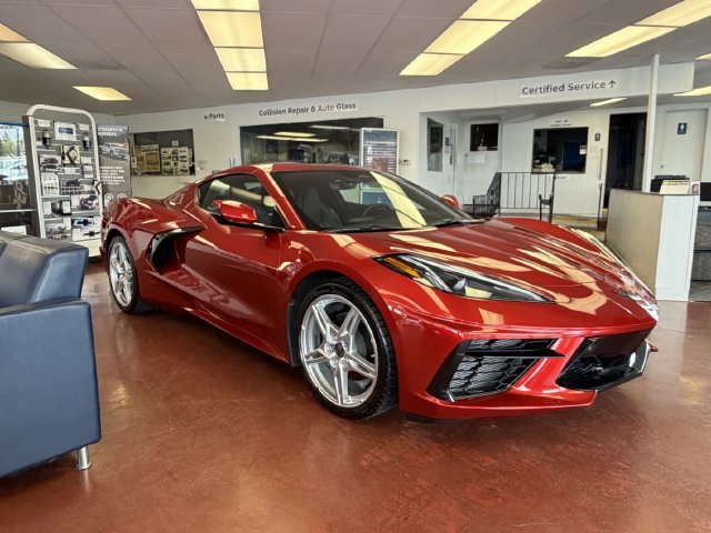 Used 2025 Chevrolet Corvette Stingray Preferred Cpe w/ Battery Protection Package RWD image 7