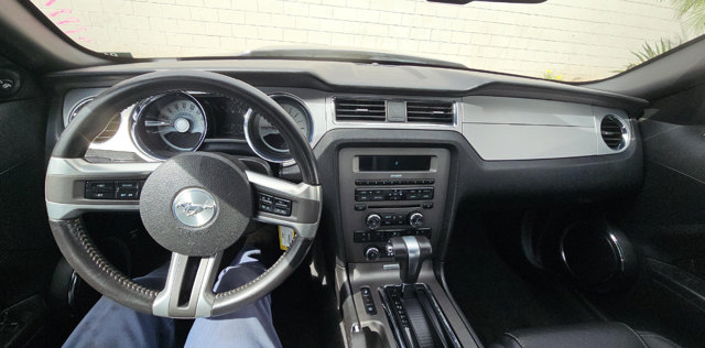 Used 2012 Ford Mustang Premium RWD image 10