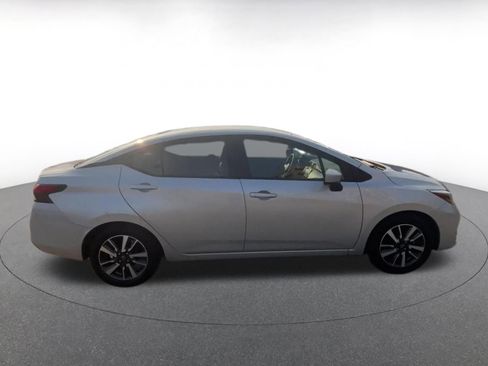 Used 2025 Nissan Versa SV image 16