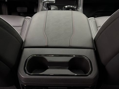 Used 2026 GMC Sierra 1500 AT4X w/ LPO, Black Badging Package AWD/4WD image 38