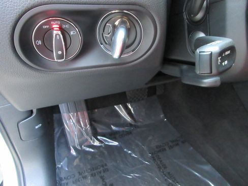 Used 2022 Porsche Macan GTS AWD/4WD image 32