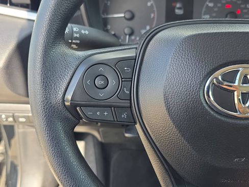 Used 2025 Toyota Corolla LE FWD image 14