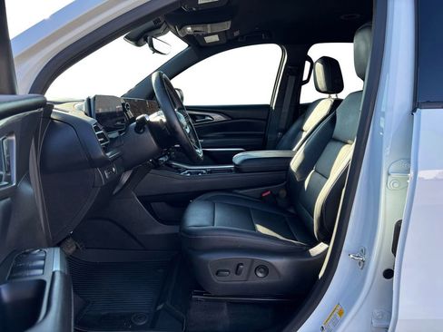 Used 2026 Chevrolet Traverse LT w/ Driver Confidence Package image 14