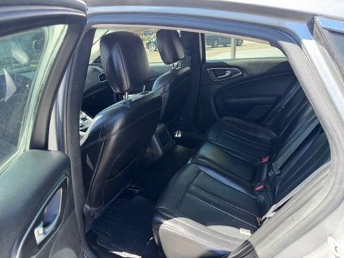 Used 2016 Chrysler 200 Limited FWD image 23