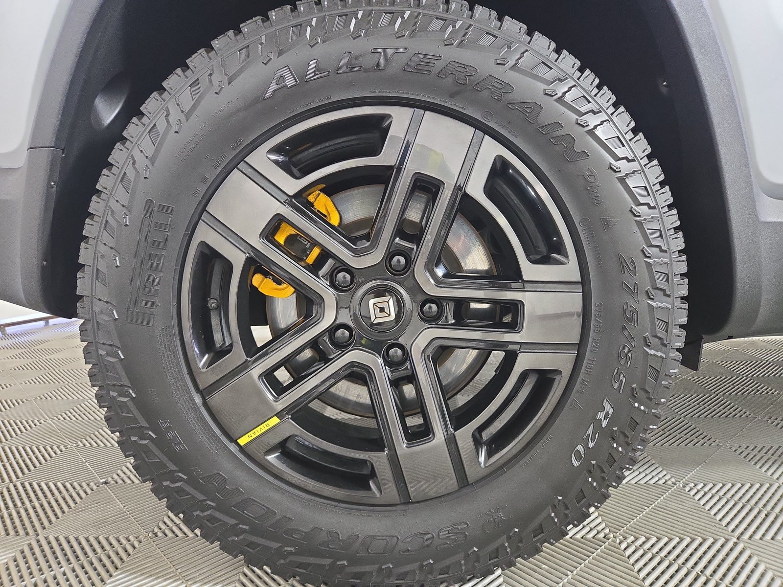 Used 2022 Rivian R1S Launch Edition Quad AWD/4WD image 12