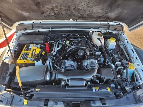 Used 2022 Jeep Gladiator Rubicon w/ Cold Weather Group image 9