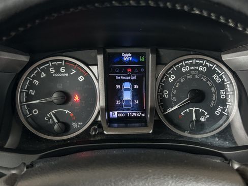 Used 2018 Toyota Tacoma SR5 RWD image 21