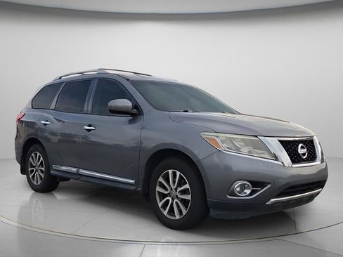 Used 2015 Nissan Pathfinder SL w/ Cargo Package FWD image 5