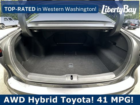 Used 2024 Toyota Crown Limited image 20