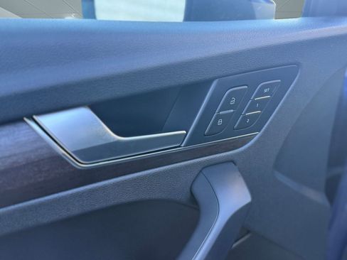 Used 2021 Audi Q5 Premium w/ Convenience Package image 22