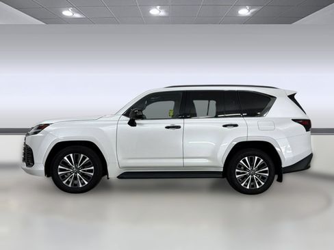 Used 2024 Lexus LX 600 4WD w/ Appearance Package image 2