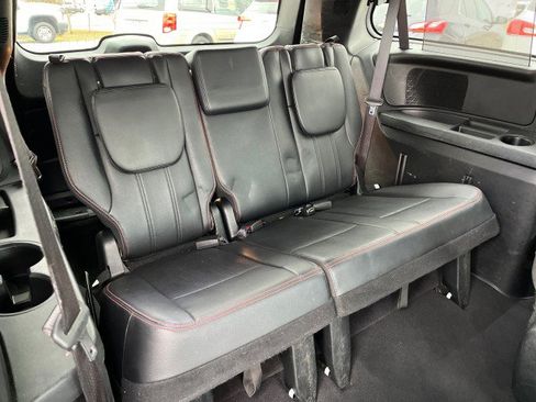 Used 2017 Dodge Grand Caravan GT image 18