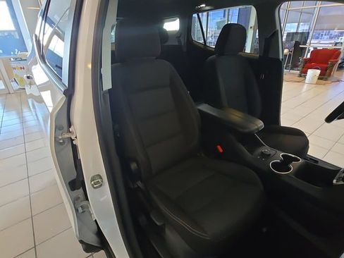 Used 2022 GMC Terrain SLE w/ Driver Convenience Package FWD image 24