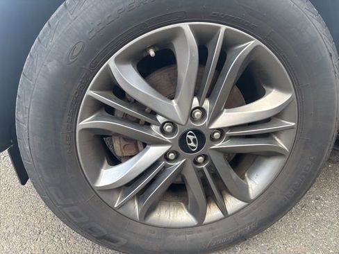 Used 2014 Hyundai Tucson SE image 3