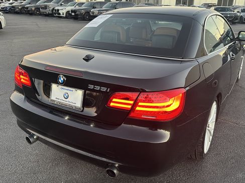Used 2011 BMW 335i Convertible image 10