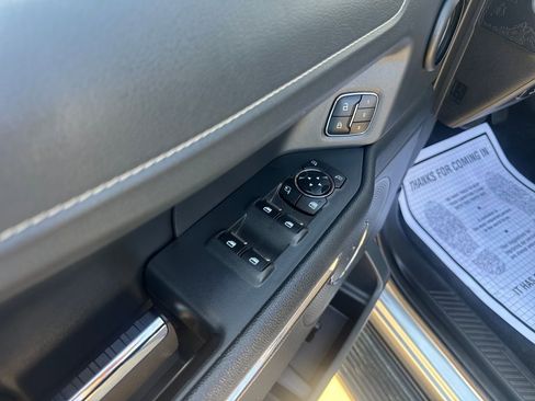 Used 2024 Ford Expedition Max XLT image 11