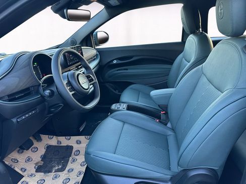 New 2025 FIAT 500 e image 9