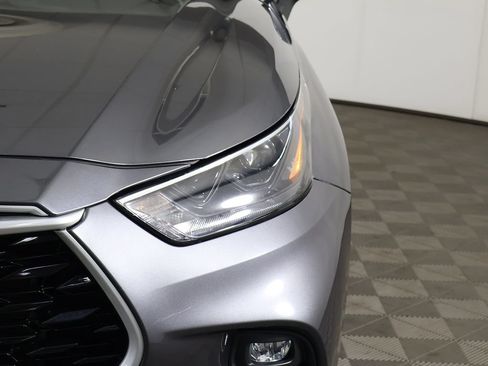 Used 2023 Toyota Highlander XLE FWD image 15