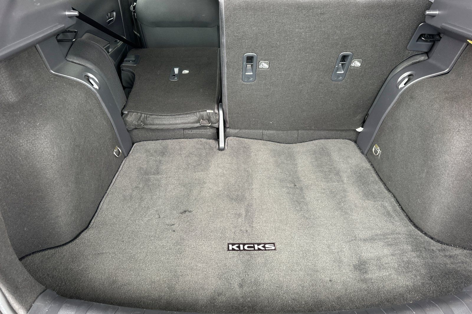 Used 2021 Nissan Kicks SV FWD image 18