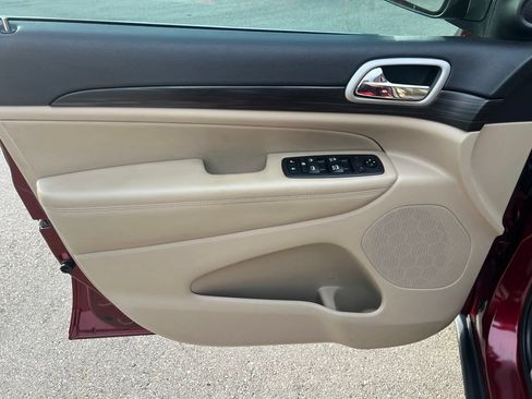 Certified 2021 Jeep Grand Cherokee Laredo w/ Security & Convenience Group RWD image 31
