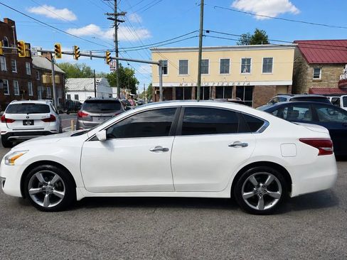 Used 2013 Nissan Altima 2.5 S FWD image 4