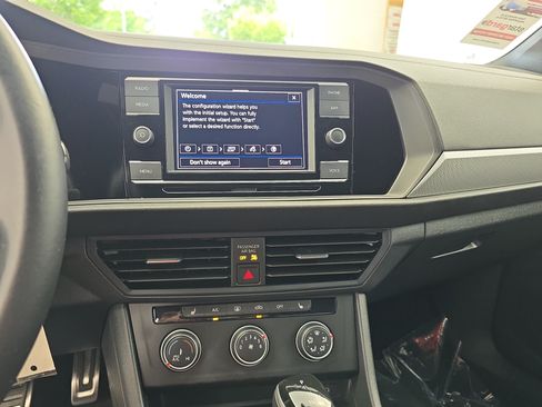 Certified 2024 Volkswagen Jetta Sport FWD image 19