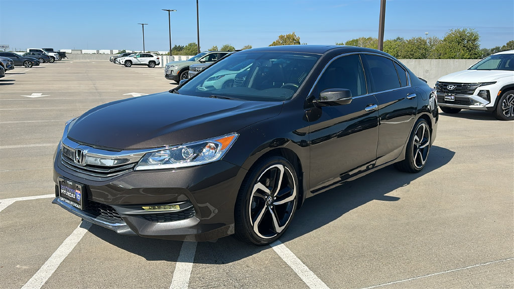 Used 2022 Honda Accord Sport image 9