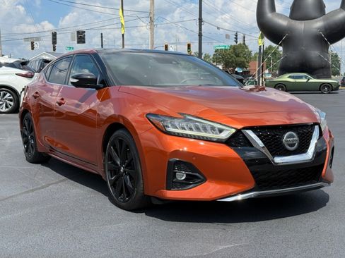 Used 2020 Nissan Maxima SR w/ Sport Mat Group image 2