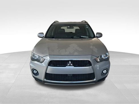 Used 2011 Mitsubishi Outlander SE image 10