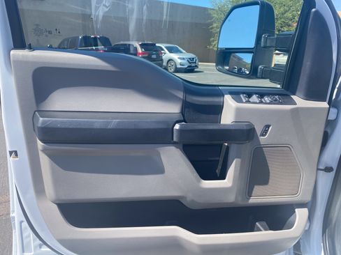 Used 2022 Ford F250 XL w/ Power Equipment Group AWD/4WD image 7
