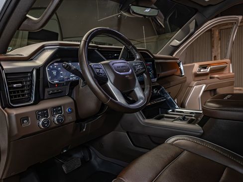 Used 2024 GMC Sierra 2500 Denali w/ Denali Reserve Package AWD/4WD image 12