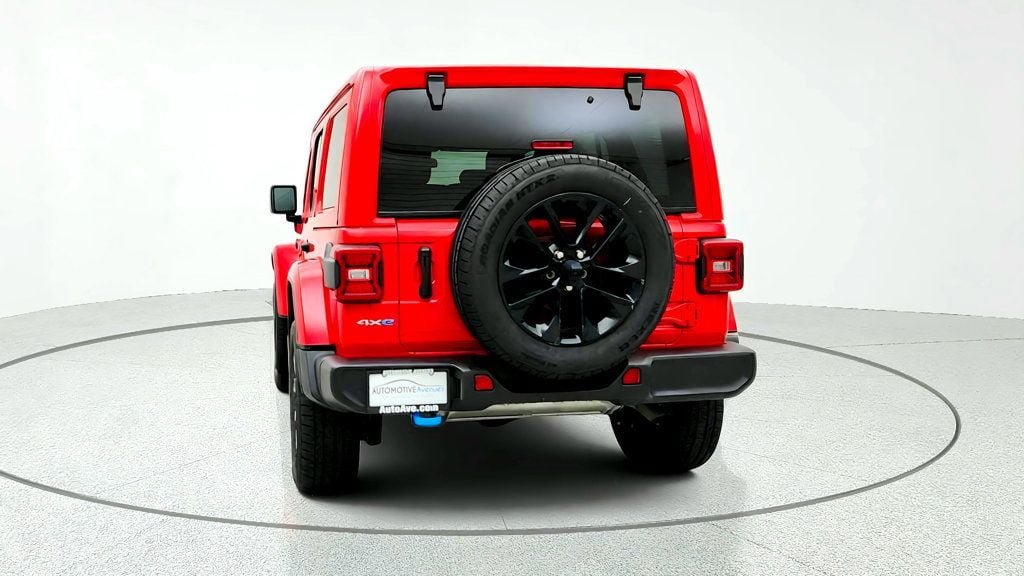 Used 2024 Jeep Wrangler Unlimited Sahara AWD/4WD image 6