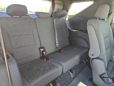 Used 2024 Chevrolet Traverse LT image 18