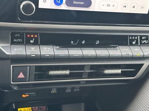 Certified 2025 Toyota Camry SE w/ Convenience Package image 25