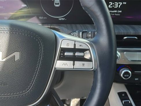 Used 2024 Kia Telluride SX Prestige w/ Towing Package image 13