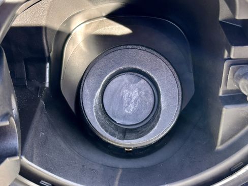 Used 2020 Chevrolet Suburban LT image 7