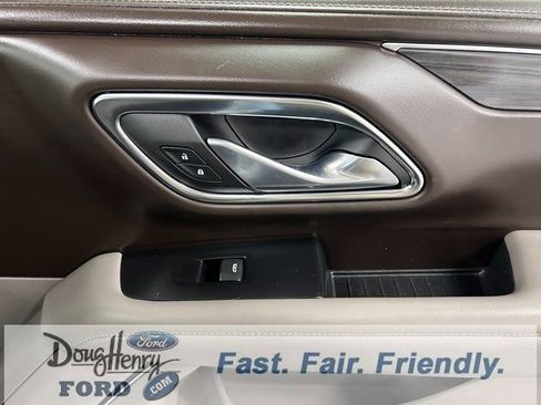 Used 2022 GMC Yukon SLT w/ SLT Premium Package image 42