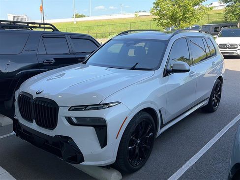 Used 2024 BMW X7 xDrive40i w/ Executive Package AWD/4WD image 5