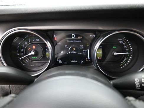 Used 2023 Jeep Wrangler Unlimited w/ Sun & Screen Package AWD/4WD image 9
