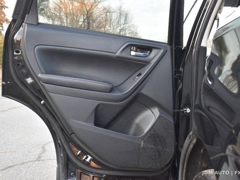 Used 2018 Subaru Forester 2.5i Premium w/ Popular Package #2A AWD/4WD image 10