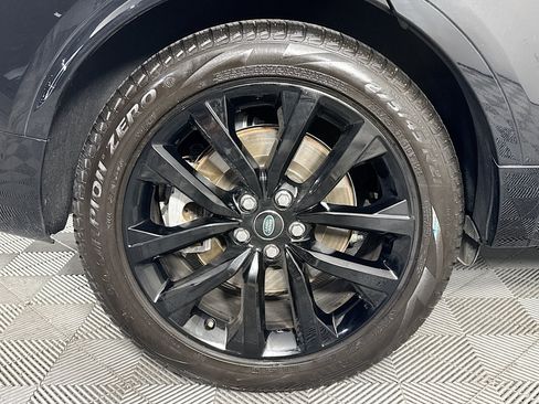 Used 2024 Land Rover Discovery Dynamic SE AWD/4WD image 31